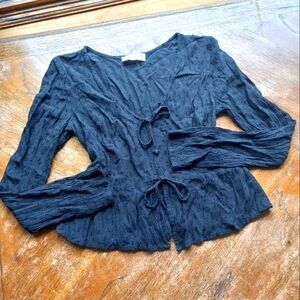 🍀Cute Black Hollister Top!!!!